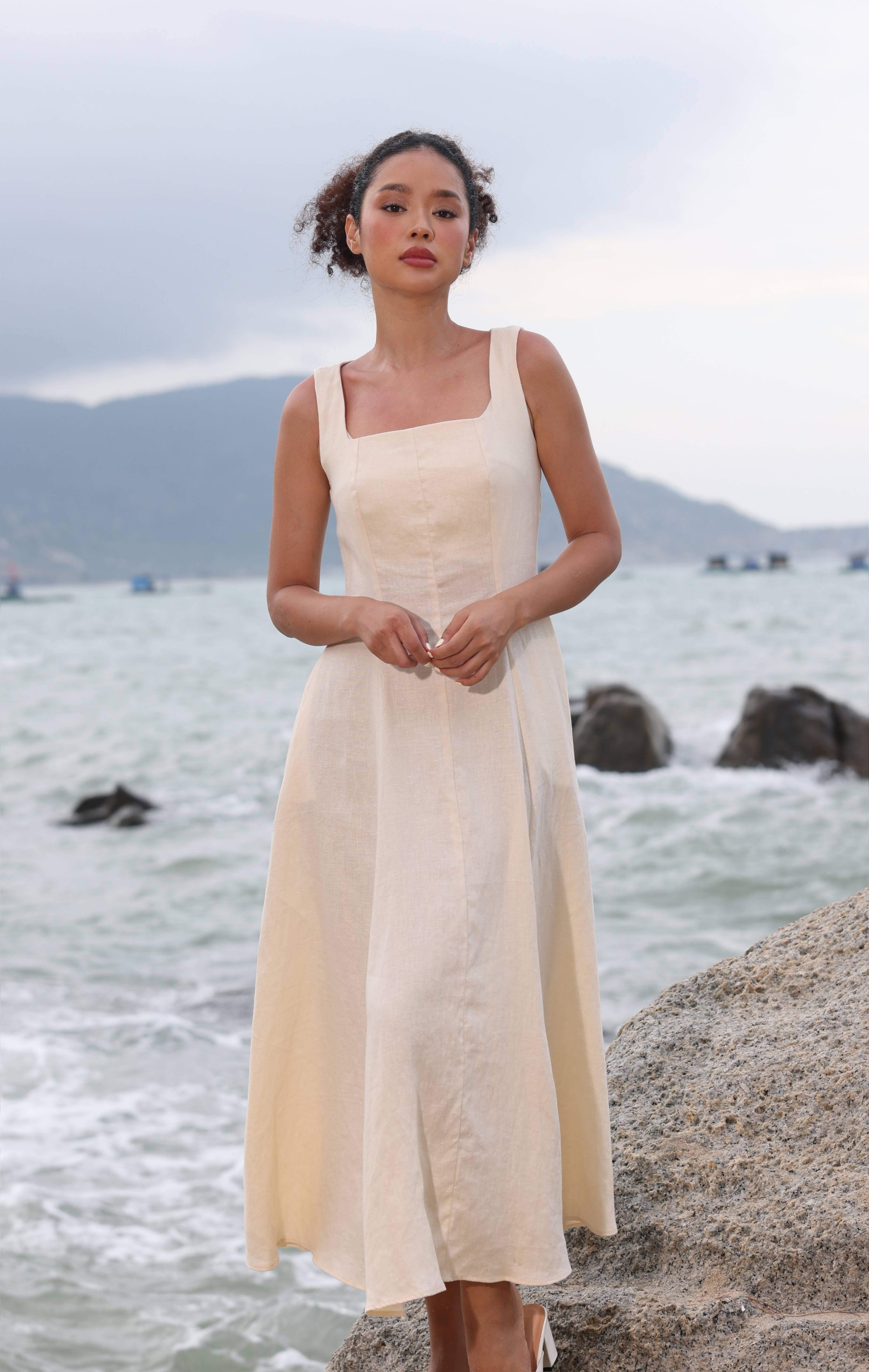 Square strap linen midi dress