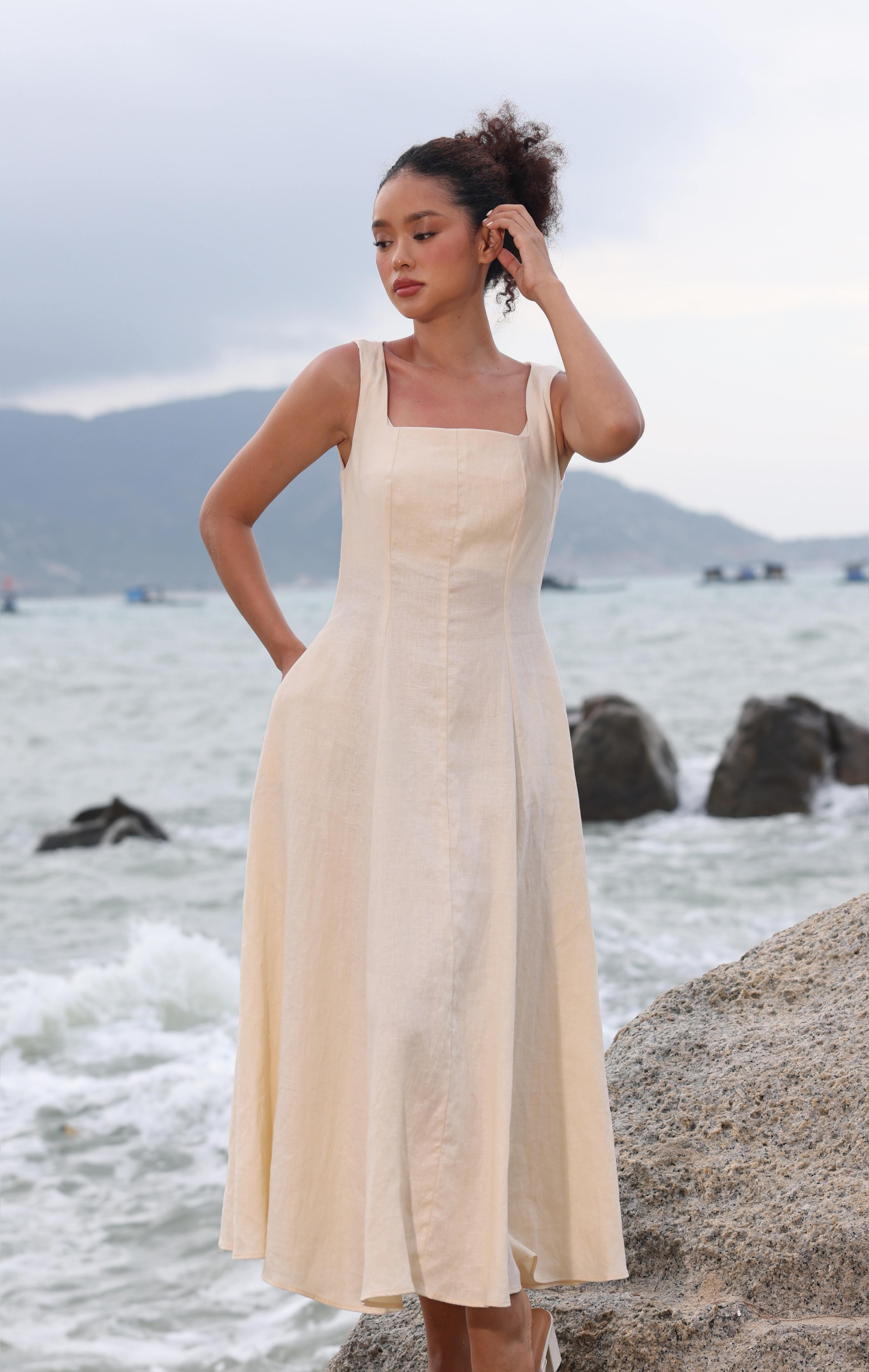 Square strap linen midi dress