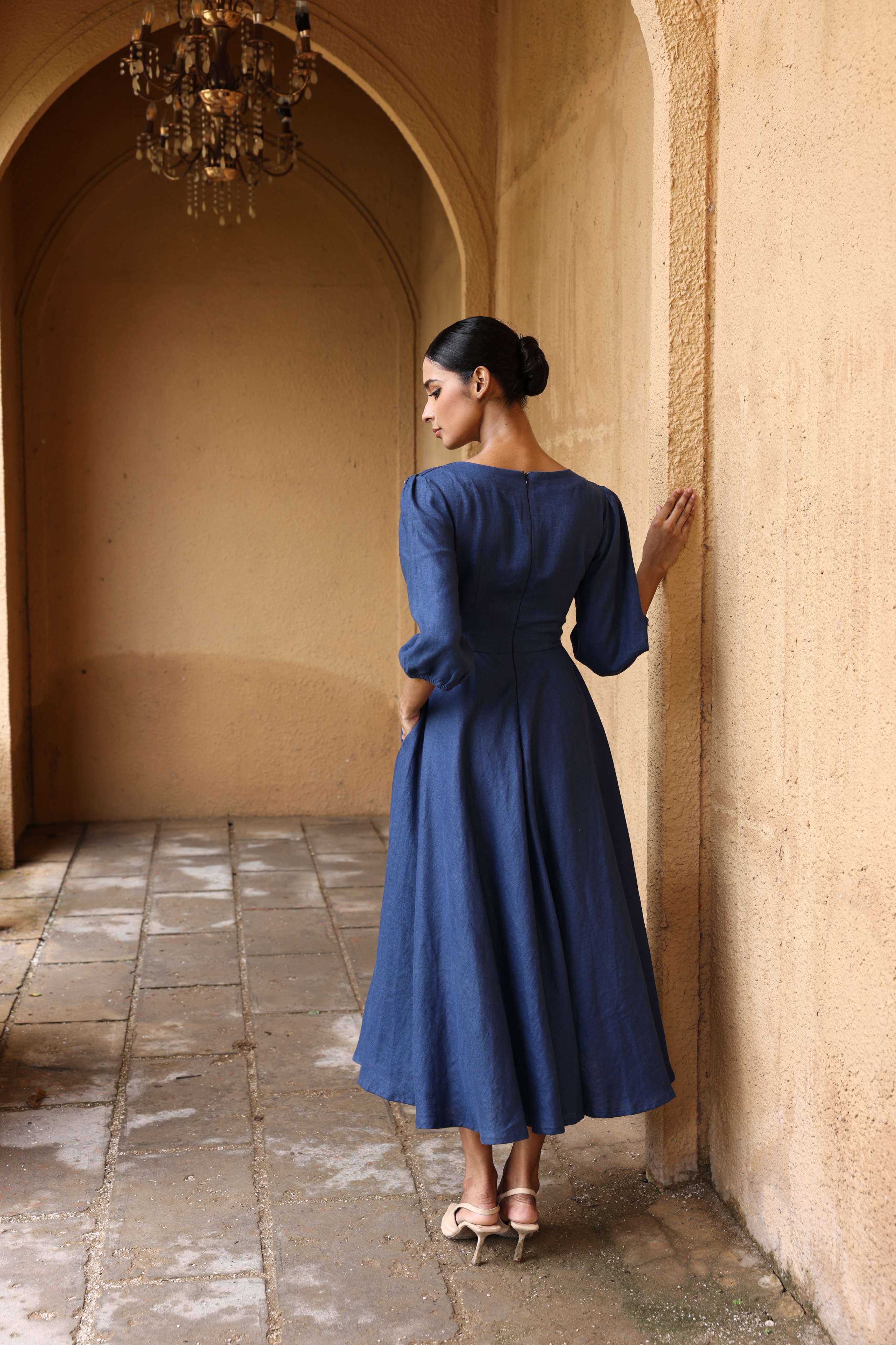 Sweetheart linen midi dress