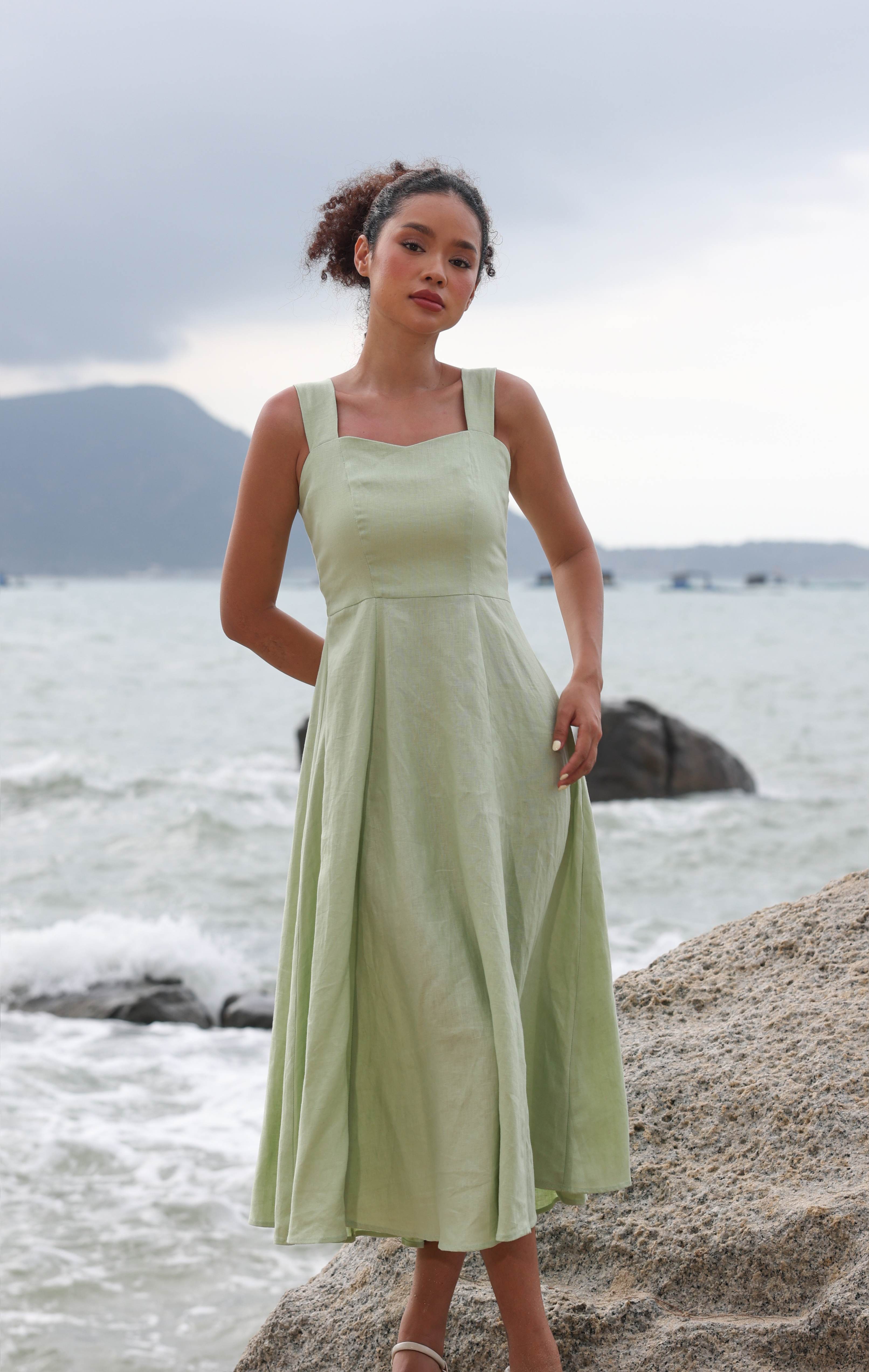 Sweetheart linen sundress
