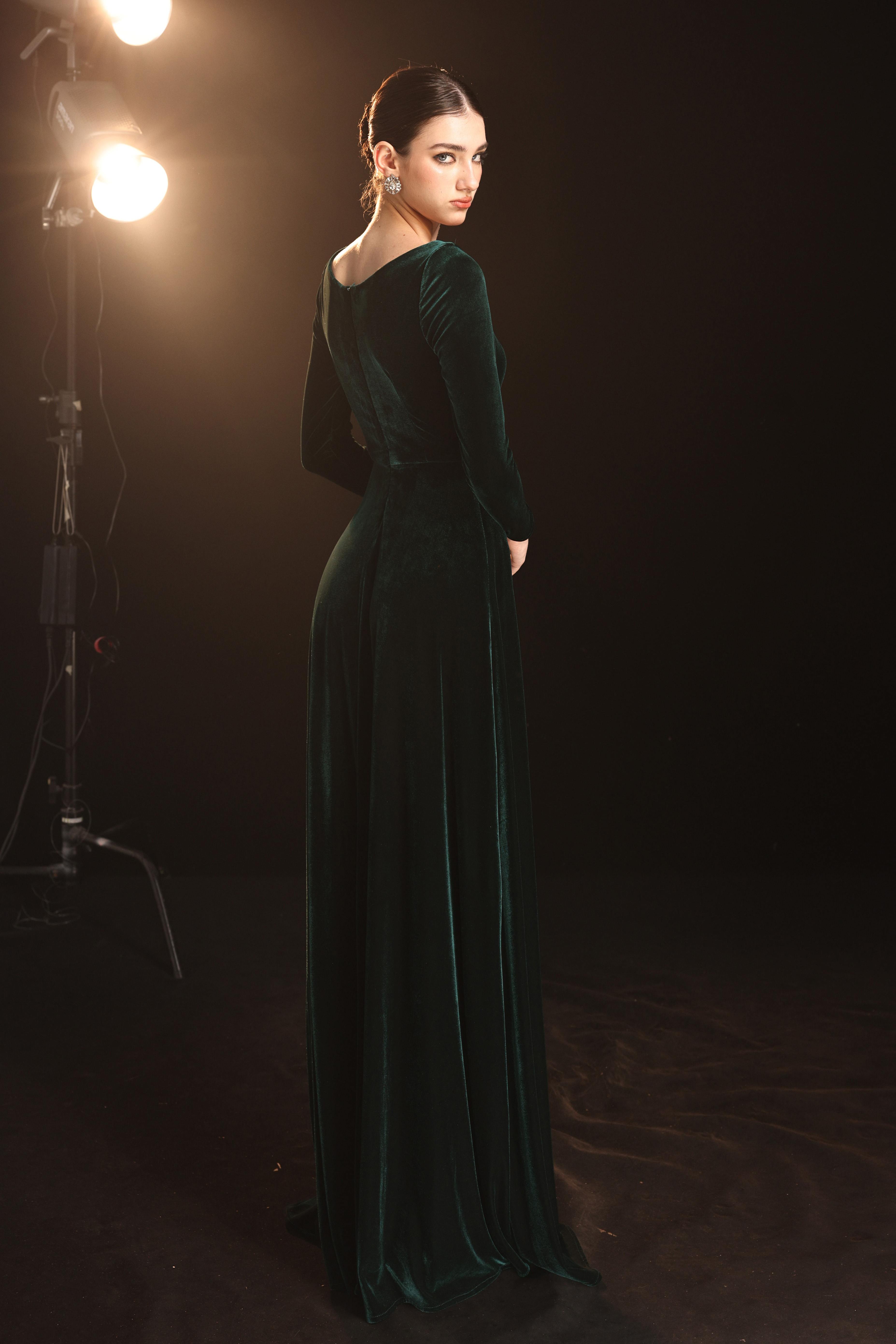 Sweetheart neck velvet dress