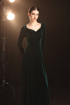 Sweetheart neck velvet dress