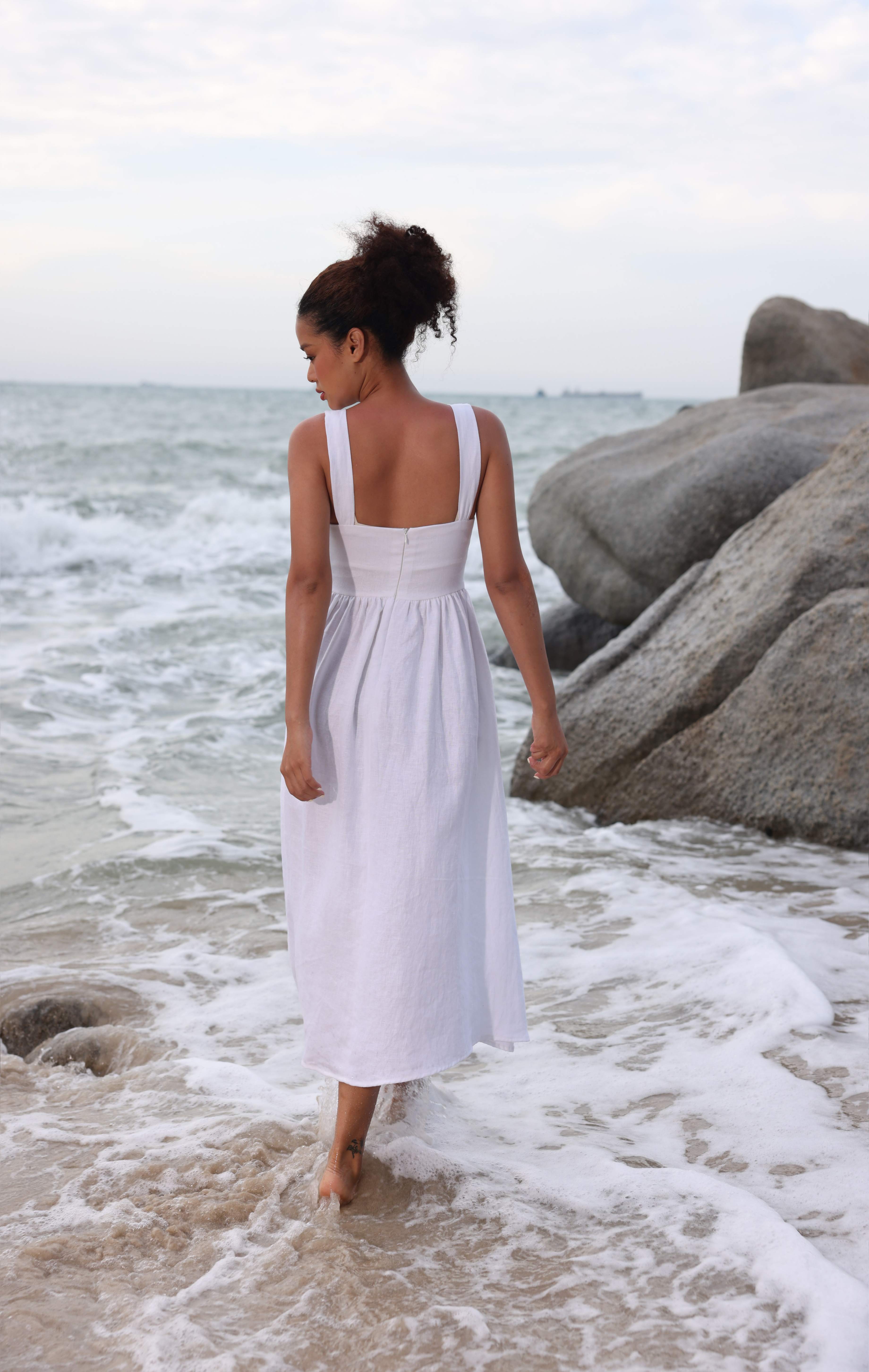 Sweetheart neckline linen dress