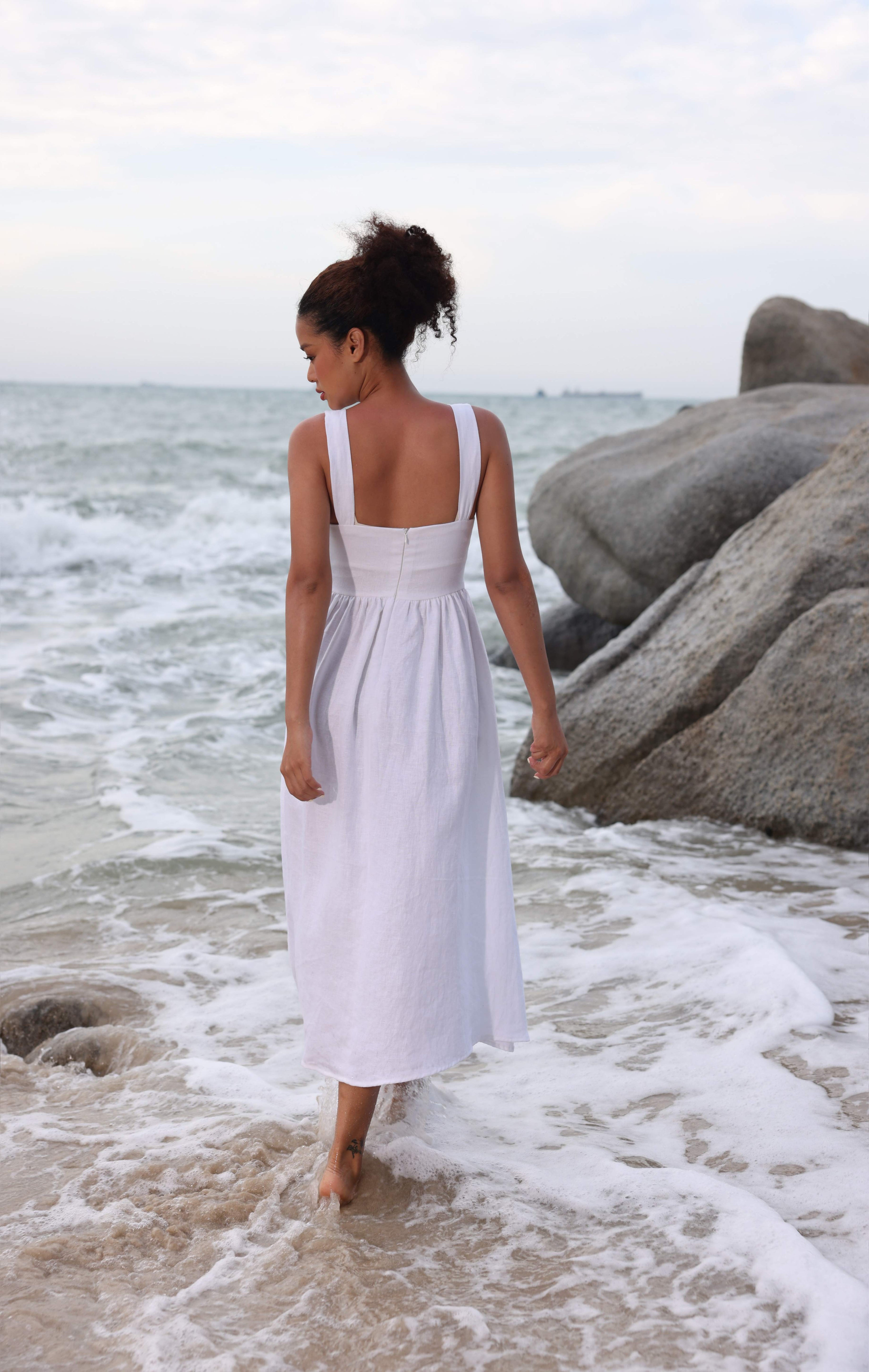 Sweetheart neckline linen dress