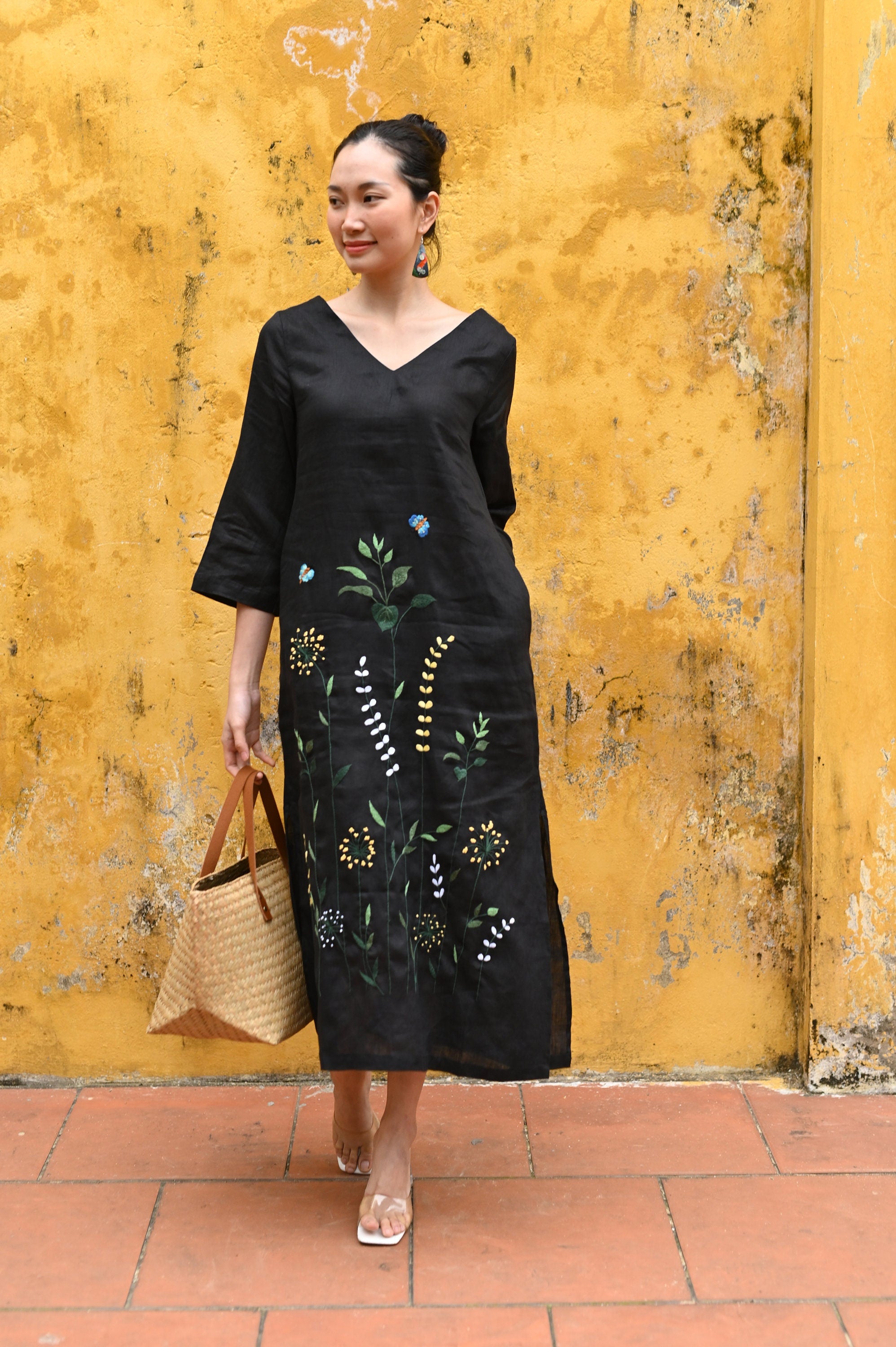 V-neck embroidered summer dress