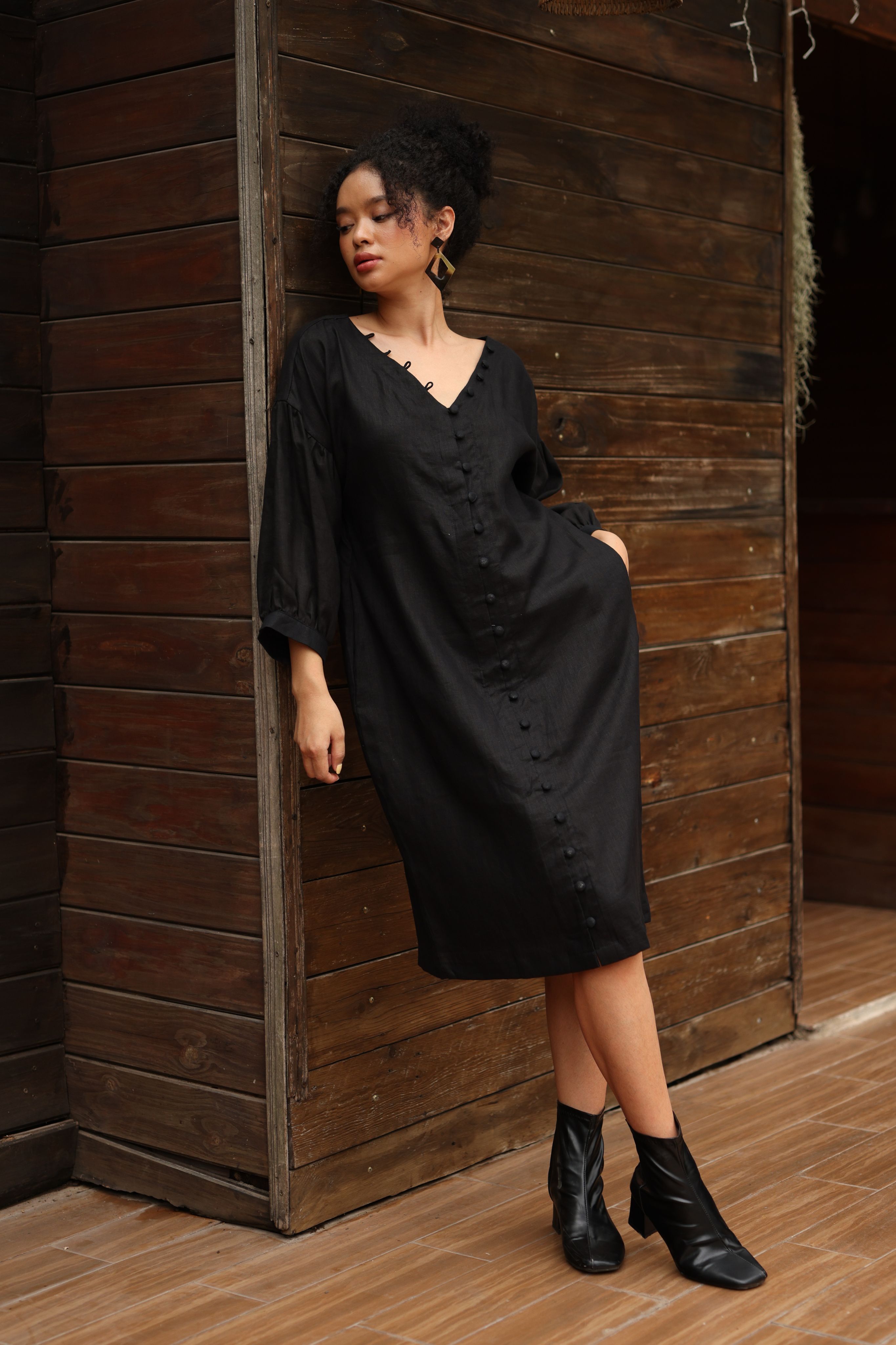 V-neck linen dress