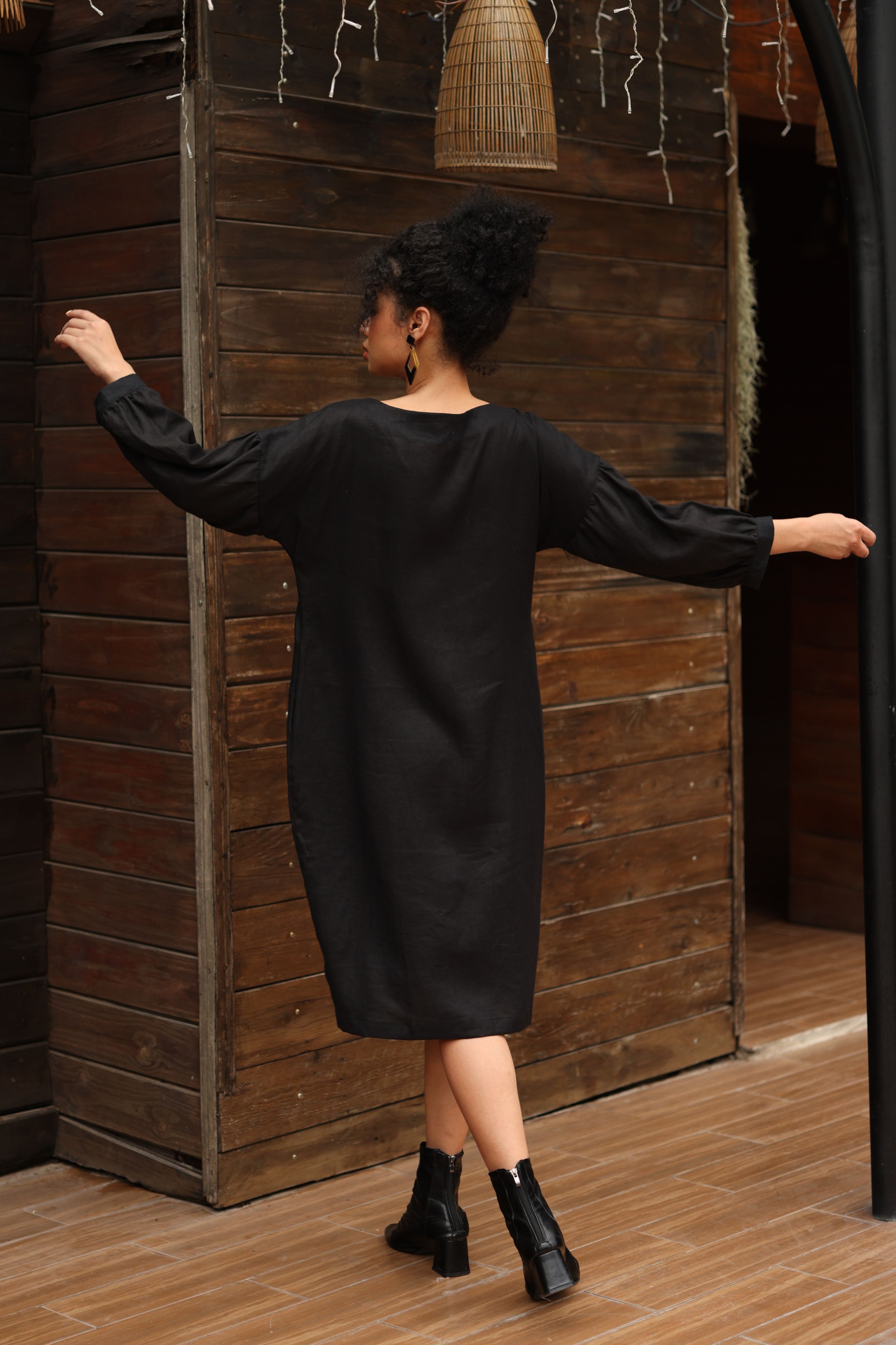 V-neck linen dress