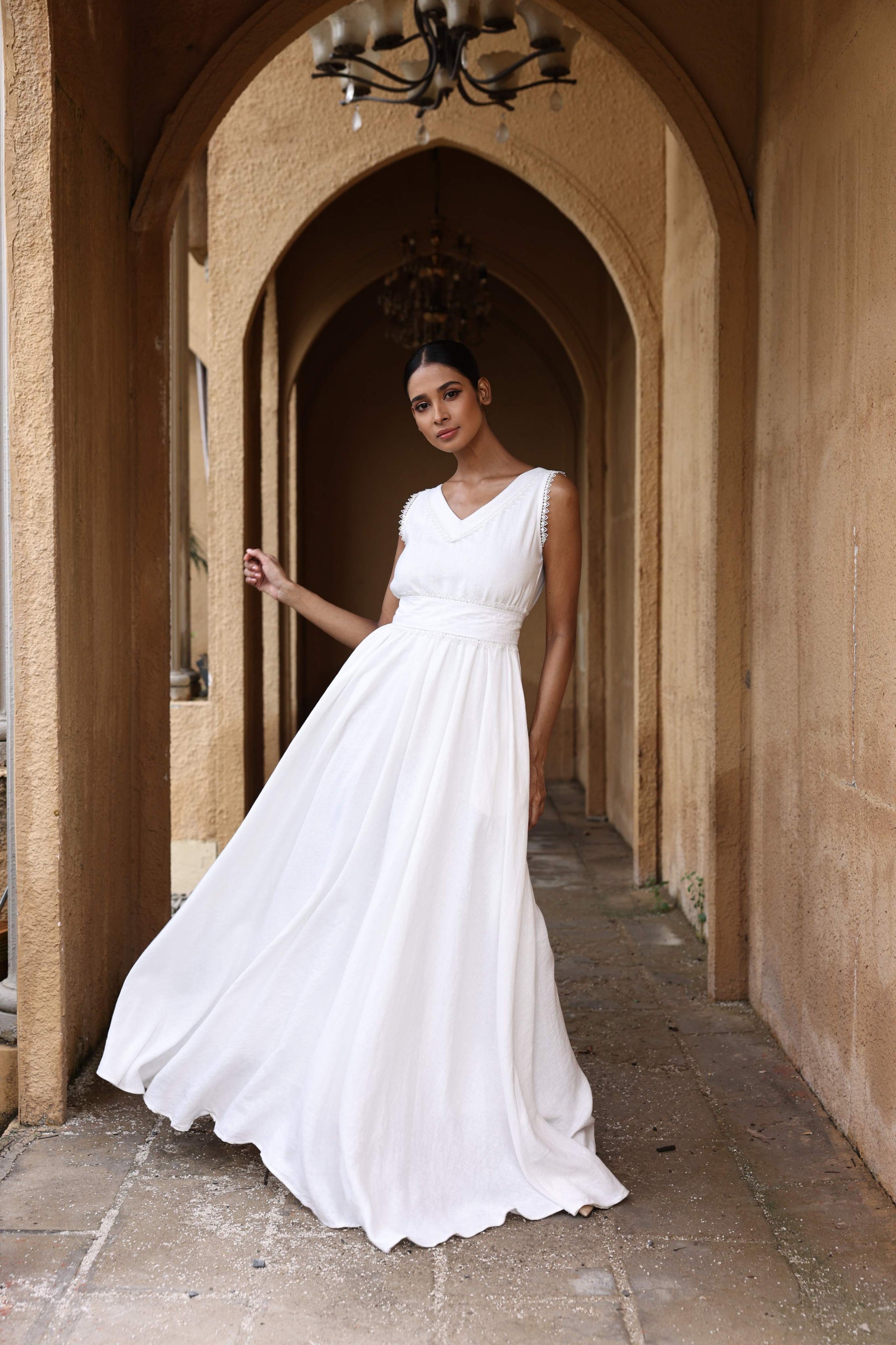 linen dress for wedding V-neck open back ELARIA – MYAN ATELIER Color:Tiger's Eye Plus Size Black Dresses Model measurements DR1092SCPLUS