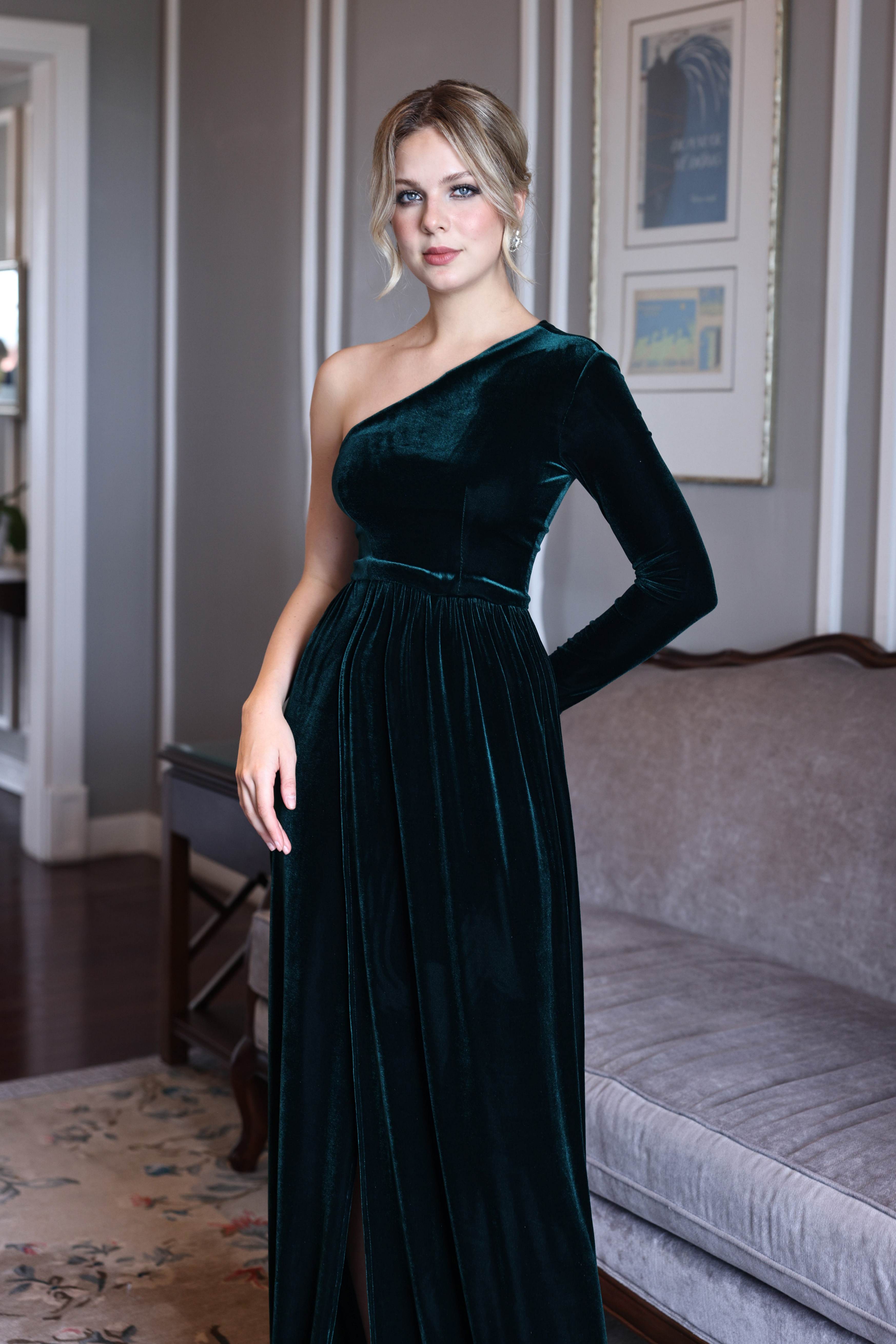 Velvet one-sleeve maxi dress