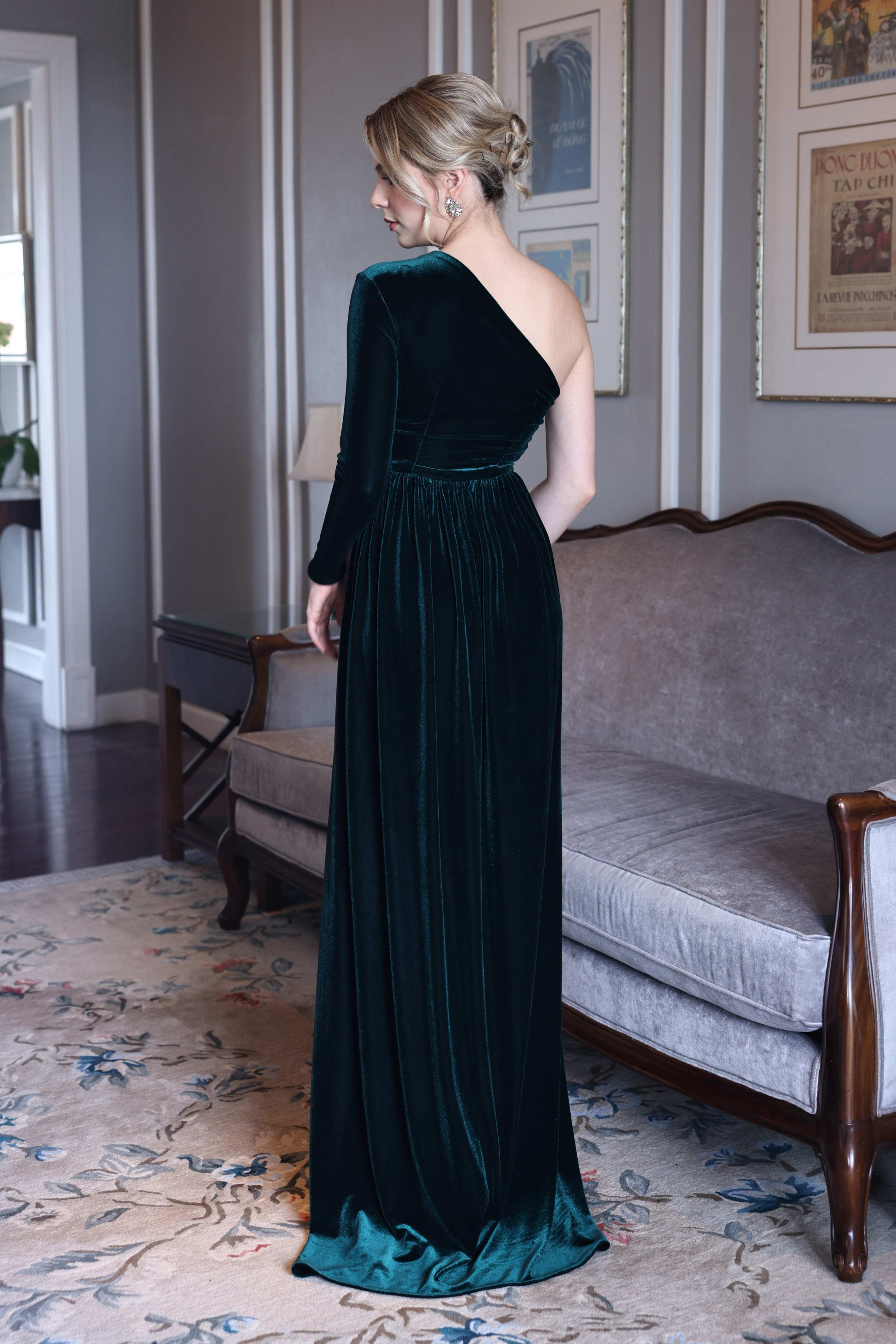 Velvet one-sleeve maxi dress